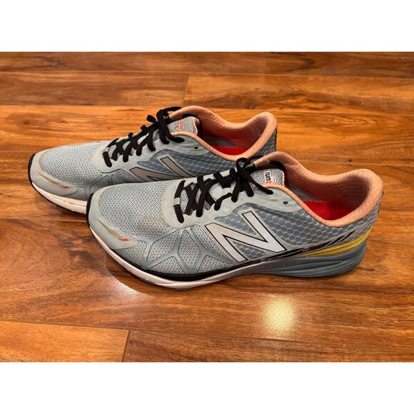 New Balance Run Disney 2016 Dumbo men’s shoes size 12 blue yellow - Picture 1 of 11